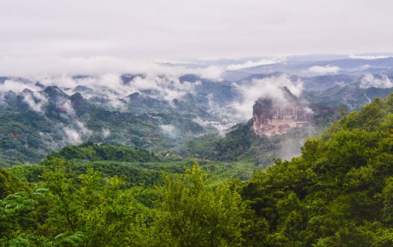 Zhu Quantang - Landscape-of-Maiji-Mount-7